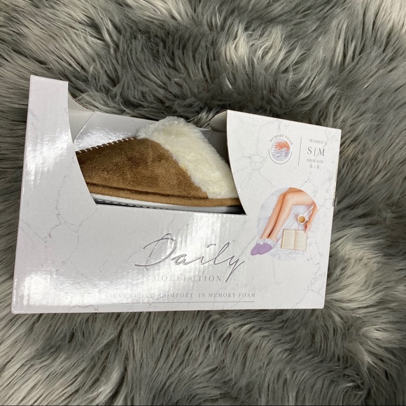 Daily Collection Womens Slippers Beige - Picture 2 of 3